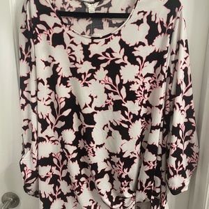 Cato NWT Plus Size 22/24 Black/Pink/White Floral Top